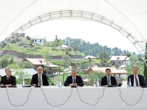 Məmurlar Laçında: Samir Nuriyev iclas keçirdi