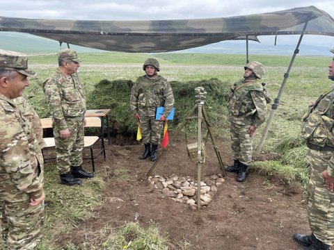 Azad edilmiş ərazilərdə komanda təlimi - Nazir tapşırıqlar verdi 