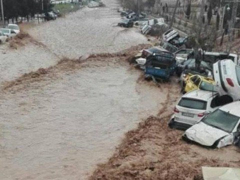 İranda leysan faciəsi - 7 ölü, 72 yaralı