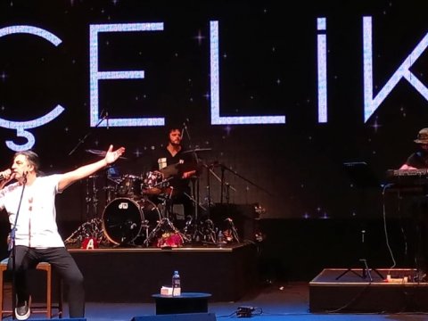 Türkiyənin tanınmış müğənnisi Bakıda konsert verdi - FOTOLAR