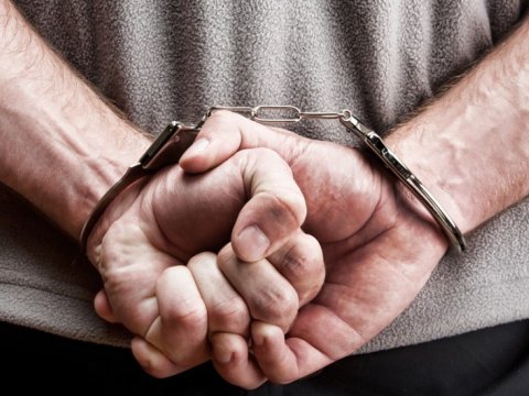 Mağazada qadına qarşı soyğunçuluq