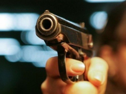 Aptekə silahlı basqın edən şəxslər tutuldu