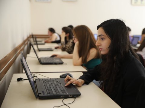 GDU-da yaz semestrinin imtahan sessiyası davam edir - FOTOLAR