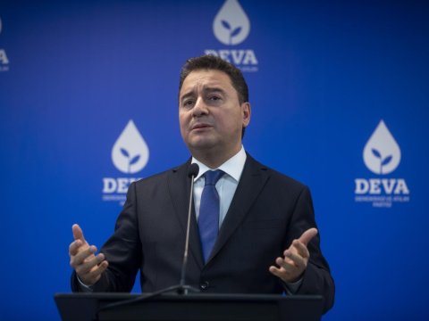 Babacanın partiyasının qurucusu istefa verdi