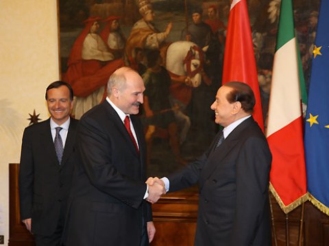 Lukaşenko da başsağlığı verdi - Berluskoniyə görə