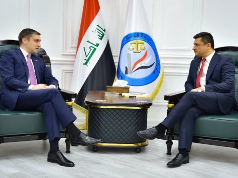 Azərbaycan diplomatı iraqlı nazirlə danışıqlar apardı 