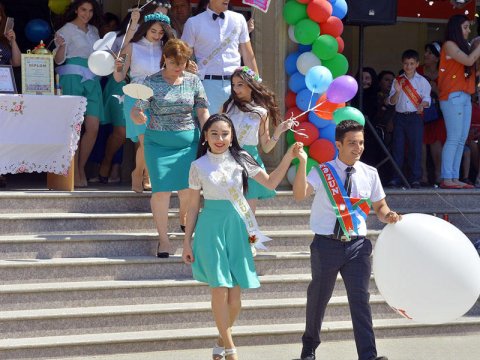 Sabah 99 minə yaxın şagirdin “Son zəng”i çalınacaq