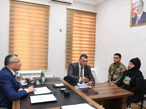 Rövşən Rzayev vətəndaşları qəbul etdi - FOTOLAR