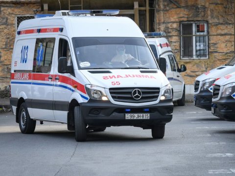 Çağırışa gedən təcili yardım maşını 22 yaşlı gənci vurdu