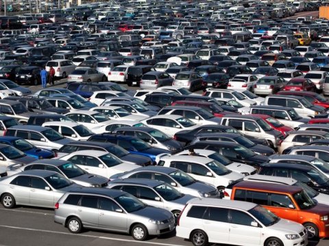 Ermənistanda maşın saxlamaq çətinləşir