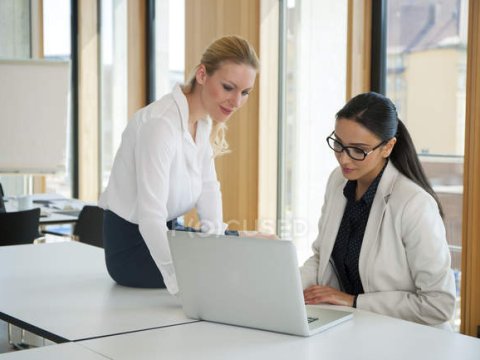 Qadınların vəzifəyə irəli çəkilməsində problem var - Dövlət Komitəsi