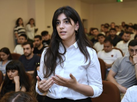 Maliyyə Nazirliyinin əməkdaşları BMU-da - FOTO