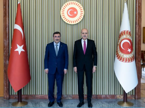 Kurtulmuş vitse-prezidentlə görüşdü