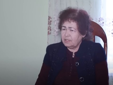 17 ildən sonra görüşən əkiz bacıların videosu maraq doğurdu