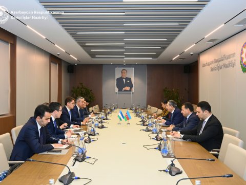 Azərbaycan və Özbəkistan arasında siyasi məsləhətləşmə