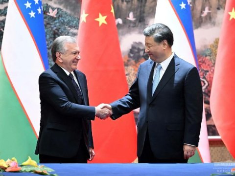 Mirziyoyev Çin liderini Özbəkistana dəvət etdi