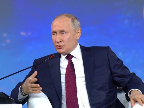 Nüvə silahlarının ilk partiyası Belarusa çatdırılıb - Putin