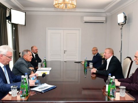 İlham Əliyev Minnixanovla görüşdü