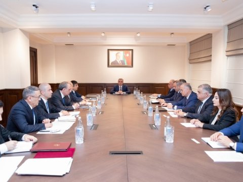 Samir Nuriyev komissiyanın iclasını keçirdi