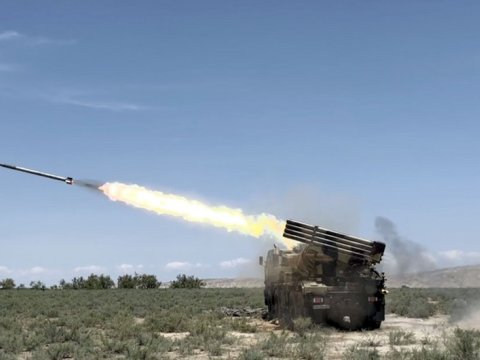 Raket və artilleriya bölmələri atəş açdı - VİDEO