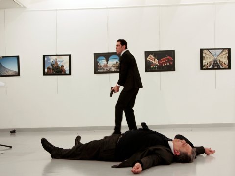Rusiya səfirinin Ankarada öldürülməsinin yeni TƏFƏRRÜATLARI