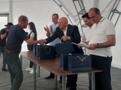 Laçına qayıdan ailələrə evlərinin açarları verildi