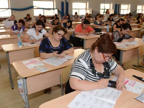 Yaşlı müəllimlərlə bağlı ZİDDİYYƏT – Əvvəl istəmirdilər, indi imtahan tələb edirlər