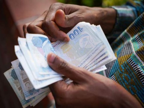 Türkiyədə minimum əmək haqqı artırıldı