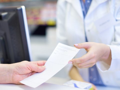 Azərbaycanda həkimlərə resept QADAĞASI