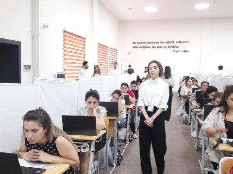 Müəllimlərin imtahan həyəcanı: Sualları görənə qədər... - REPORTAJ