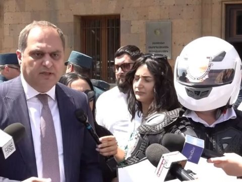 Erməni vəkillər DİN-in qarşısında etiraz aksiyası keçirdi