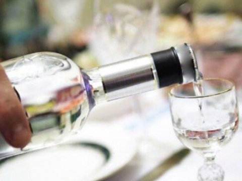 İranda saxta spirtli içkidən 15 nəfər ölüb
