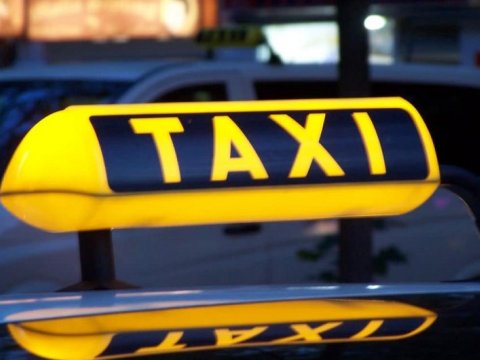 Taksi sürücüsü sərnişinə qarşı qeyri-etik hərəkətlər etdi