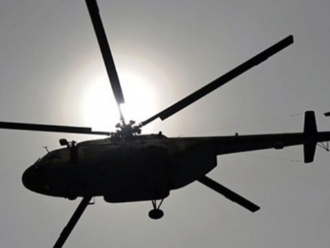Hərbi helikopter çaya düşdü - Ölən və yaralananlar var