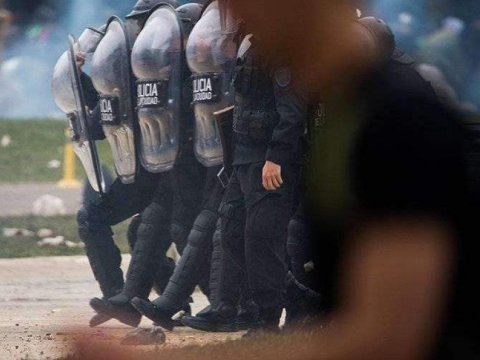 Argentinada qarşıdurma: 100-ə yaxın yaralı var