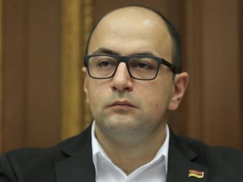 Müxalifət lideri xalqı Paşinyanı devirməyə çağırdı
