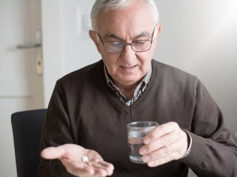 Məşhur dərmanın yaşlıların qanını azaltdığı üzə çıxdı