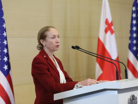 ABŞ səfiri ölkədə inqilab hazırlayır - Deputatdan şok açıqlama