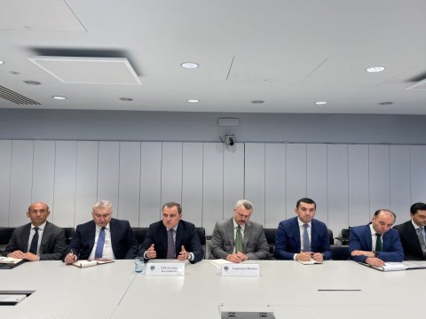 Ceyhun Bayramov Britaniyada sülhdən DANIŞDI