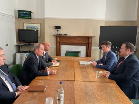 Ceyhun Bayramov britaniyalı nazirlə görüşdü 