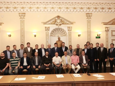 Komitə sədri Rusiyada çalışan azərbaycanlı həkimlərlə görüşdü