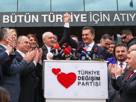 Sarıgülün partiyası rəsmən CHP-yə birləşdi - YENİLƏNİB