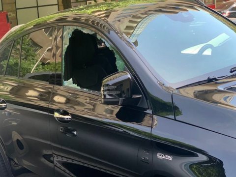 Avtomobillərin şüşələrini sındıraraq qiymətli əşyaları oğurladı