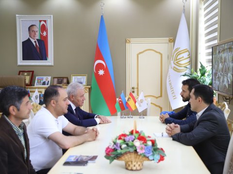 İspaniyalı professor Gəncə Dövlət Universitetində