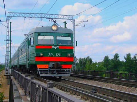 Yük maşını qatarla toqquşdu - Ölən var