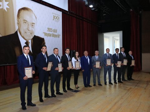 Neftçalanın icra başçısı dövlət qulluqçularını təltif edib - FOTO