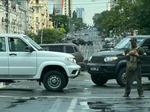 “Vaqnerçi”lər Rostova giriş-çıxışı bağlayıb - FOTO
