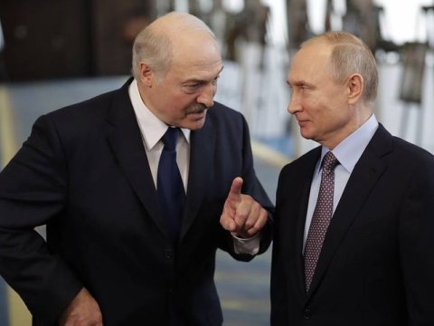 Putin Lukaşenko ilə danışdı - Qiyam müzakirəsi