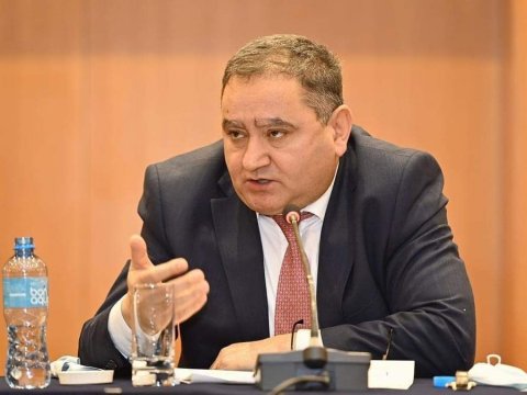 Deputat tender fırıldağından şikayətləndi