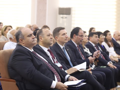 BSU-da beynəlxalq elmi simpozium keçirilir - FOTOLAR